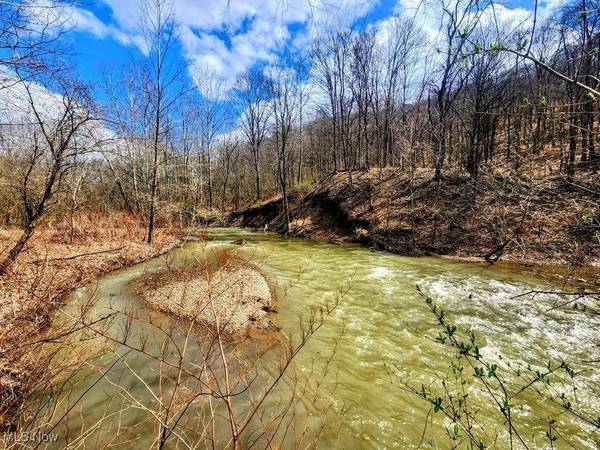 Kings Creek RD, Weirton, WV 26062