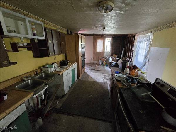 399 Smithfield ST, Dillonvale, OH 43917