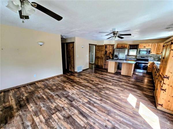 55379 Barnes RD, Martins Ferry, OH 43935