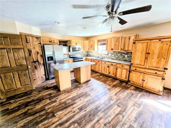 55379 Barnes RD, Martins Ferry, OH 43935