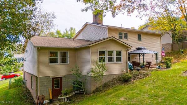 121 Beckett CT, St Clairsville, OH 43950