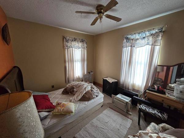 1208 Center St, Moundsville, WV 26041