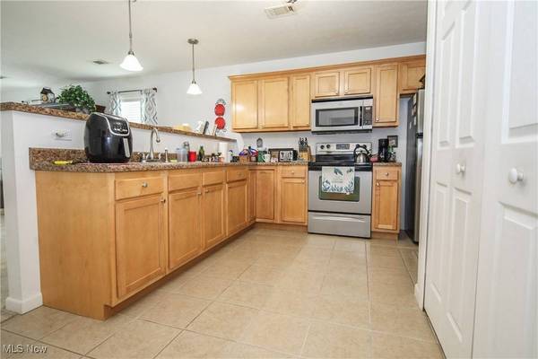 215 Railroad ST, Barnesville, OH 43713