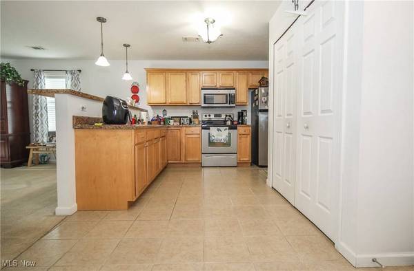 215 Railroad ST, Barnesville, OH 43713