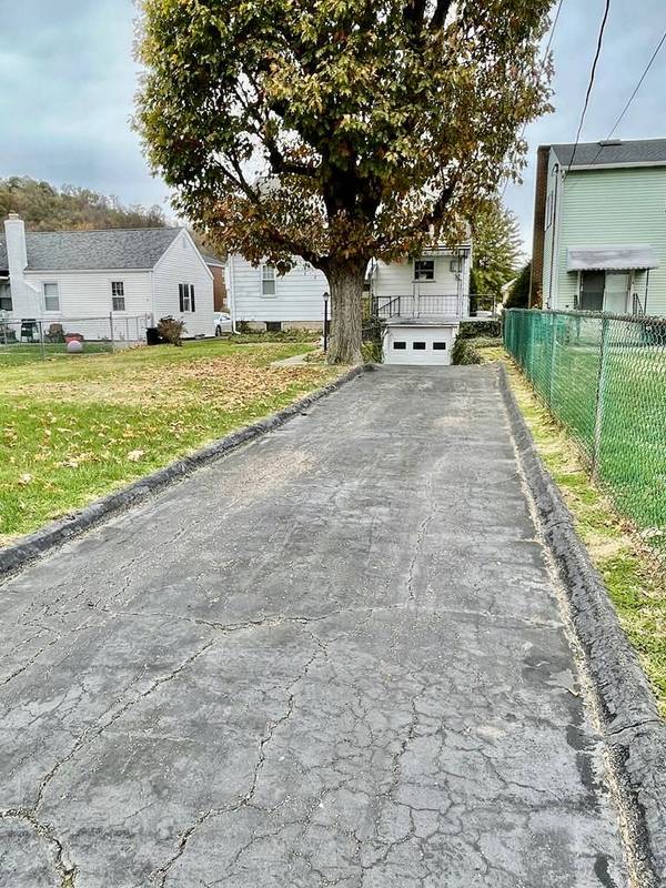 23 Vernon Avenue, Wheeling, WV 26003