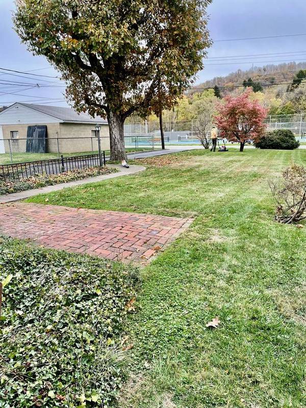 23 Vernon Avenue, Wheeling, WV 26003