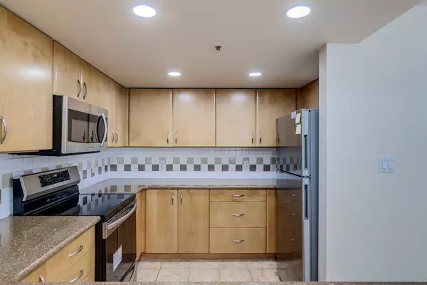 20250925-209-1108-6-Ave-SW-015_sm