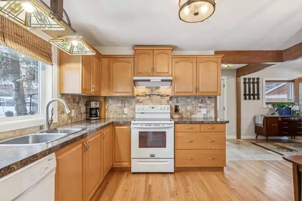 20251208-8620 46 Ave NW-7_sm