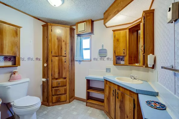 20250825-101-99-Arbour-Lake-Rd-NW-018_sm