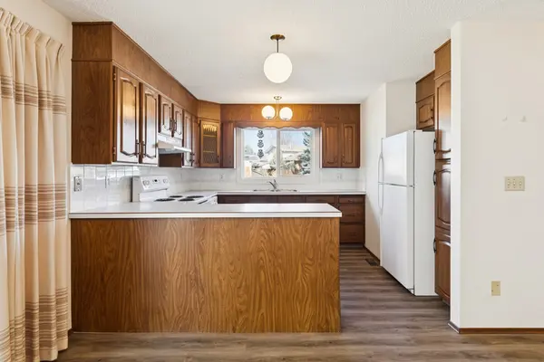 20260410-2627 126 Ave SW-051_sm