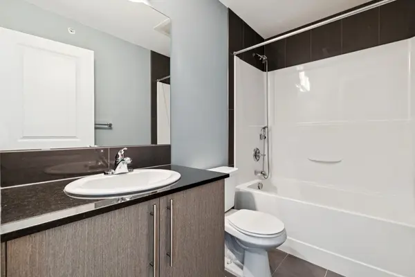 20260727-4313 5305 32 Ave SW-071_sm