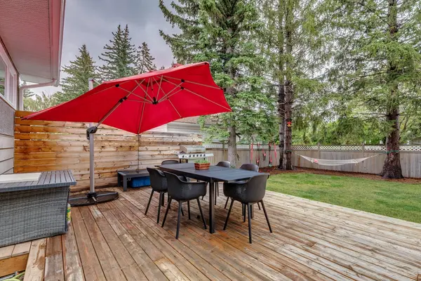 20260814-5327 17 Ave SW-171_sm
