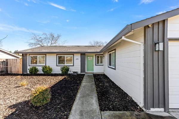 205 Briarcliff DR, Folsom, CA 95630