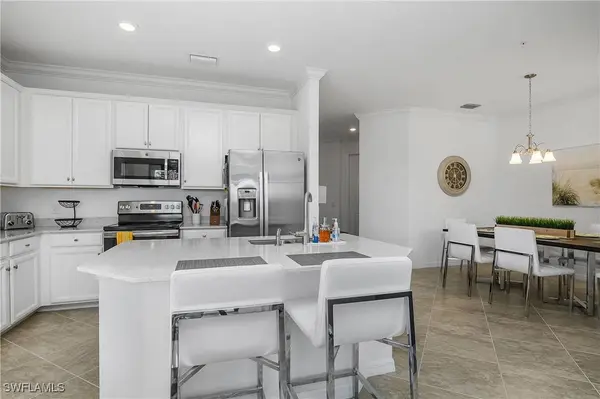 9584 Trevi CT #5238, Naples, FL 34113