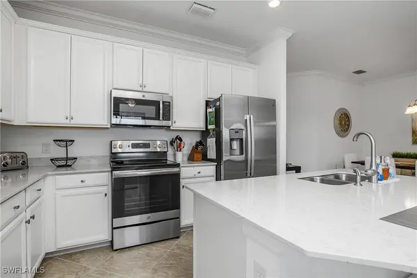 9584 Trevi CT #5238, Naples, FL 34113