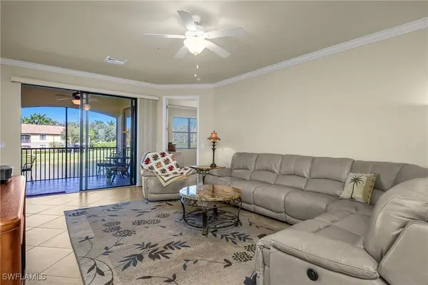 9495 Napoli LN #201, Naples, FL 34113