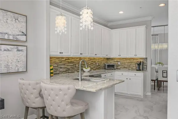 9473 Casoria CT #202, Naples, FL 34113