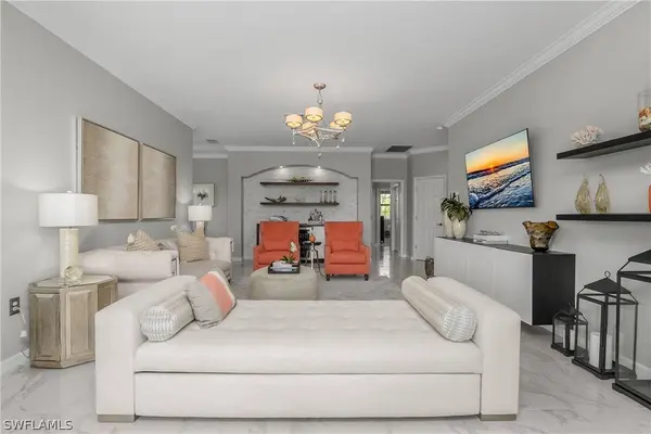 9473 Casoria CT #202, Naples, FL 34113