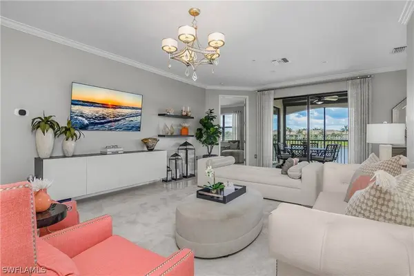 9473 Casoria CT #202, Naples, FL 34113