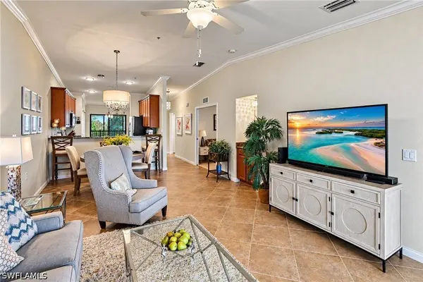 9521 Avellino WAY #2422, Naples, FL 34113