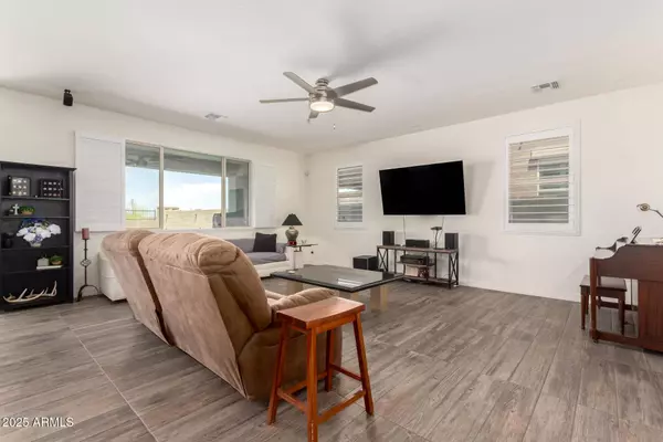 9342 W WHITE FEATHER Lane, Peoria, AZ 85383