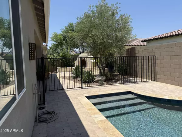 1948 W PASO Trail, Phoenix, AZ 85085