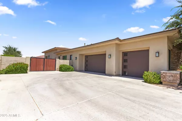 2754 E KINGBIRD Drive, Gilbert, AZ 85297