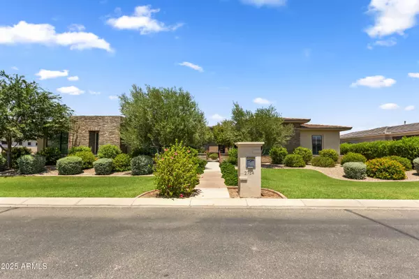 2754 E KINGBIRD Drive, Gilbert, AZ 85297