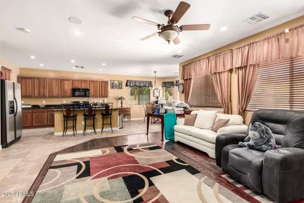 3325 E GRAND CANYON Drive, Chandler, AZ 85249