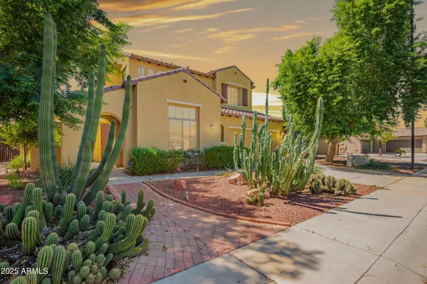 3325 E GRAND CANYON Drive, Chandler, AZ 85249