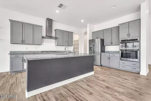 494 W HAXTUN Street, San Tan Valley, AZ 85143