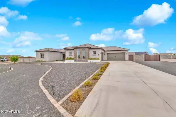 494 W HAXTUN Street, San Tan Valley, AZ 85143