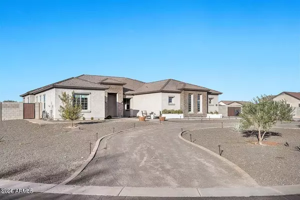 494 W HAXTUN Street, San Tan Valley, AZ 85143