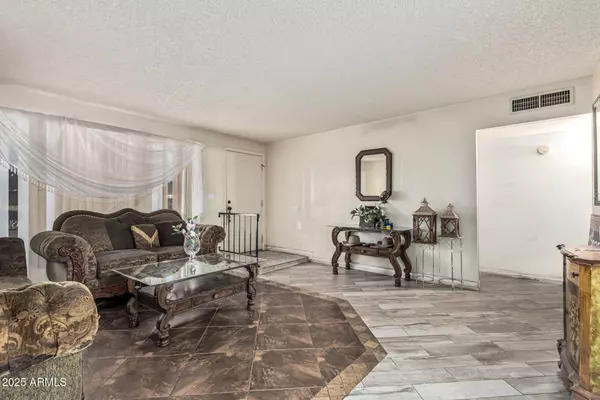 1203 W ALAMO Drive, Chandler, AZ 85224