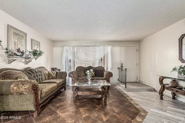 1203 W ALAMO Drive, Chandler, AZ 85224