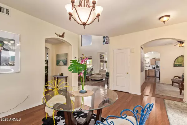 30013 N CANDLEWOOD Drive, San Tan Valley, AZ 85143