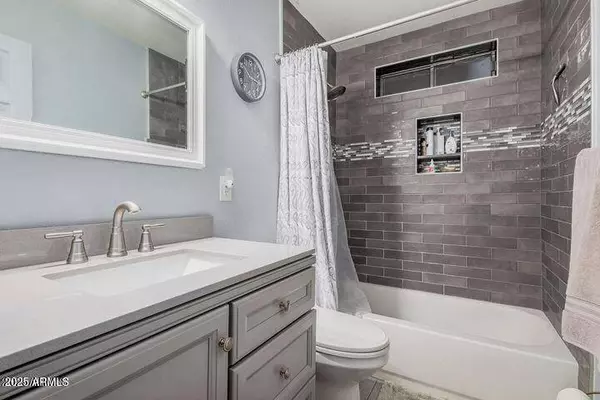 1821 W MISSION Drive, Chandler, AZ 85224