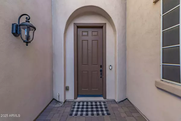 911 S WAYNE Drive, Chandler, AZ 85225