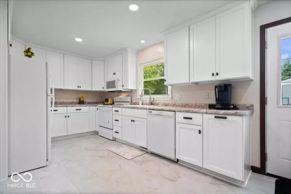 881 W 1050 N, Fortville, IN 46040