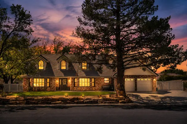 1378 Saint James LN