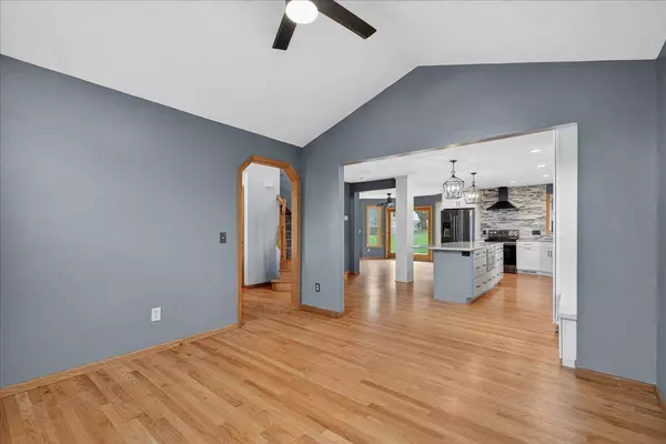 425 Sunnyview Lane, Marshall, WI 53559