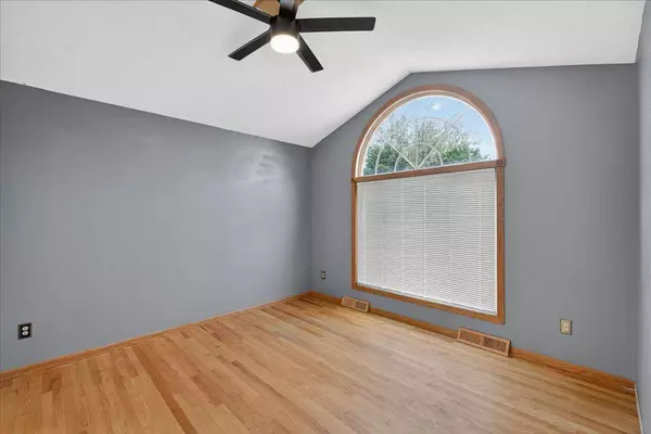 425 Sunnyview Lane, Marshall, WI 53559