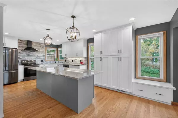 425 Sunnyview Lane, Marshall, WI 53559