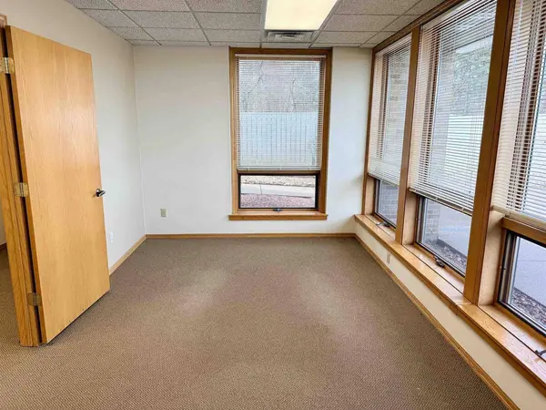 1424 N High Point Road #1424, Middleton, WI 53562