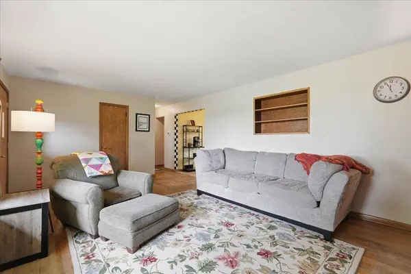2009 Portage Road, Madison, WI 53704-3503