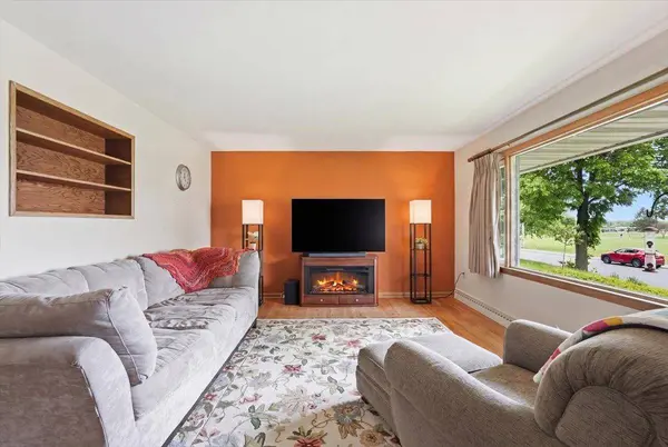 2009 Portage Road, Madison, WI 53704-3503