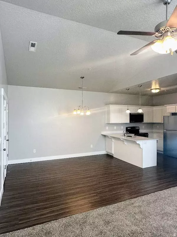 1831 W NEWCASTLE LN #D302, Saratoga Springs, UT 84045