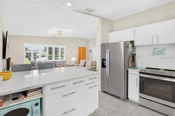 2512 LAKE WADE CT, Orlando, FL 32806