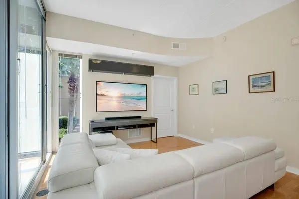 155 S COURT AVE #1102, Orlando, FL 32801