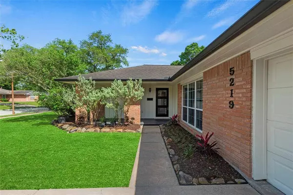 5219 Sanford RD, Houston, TX 77035